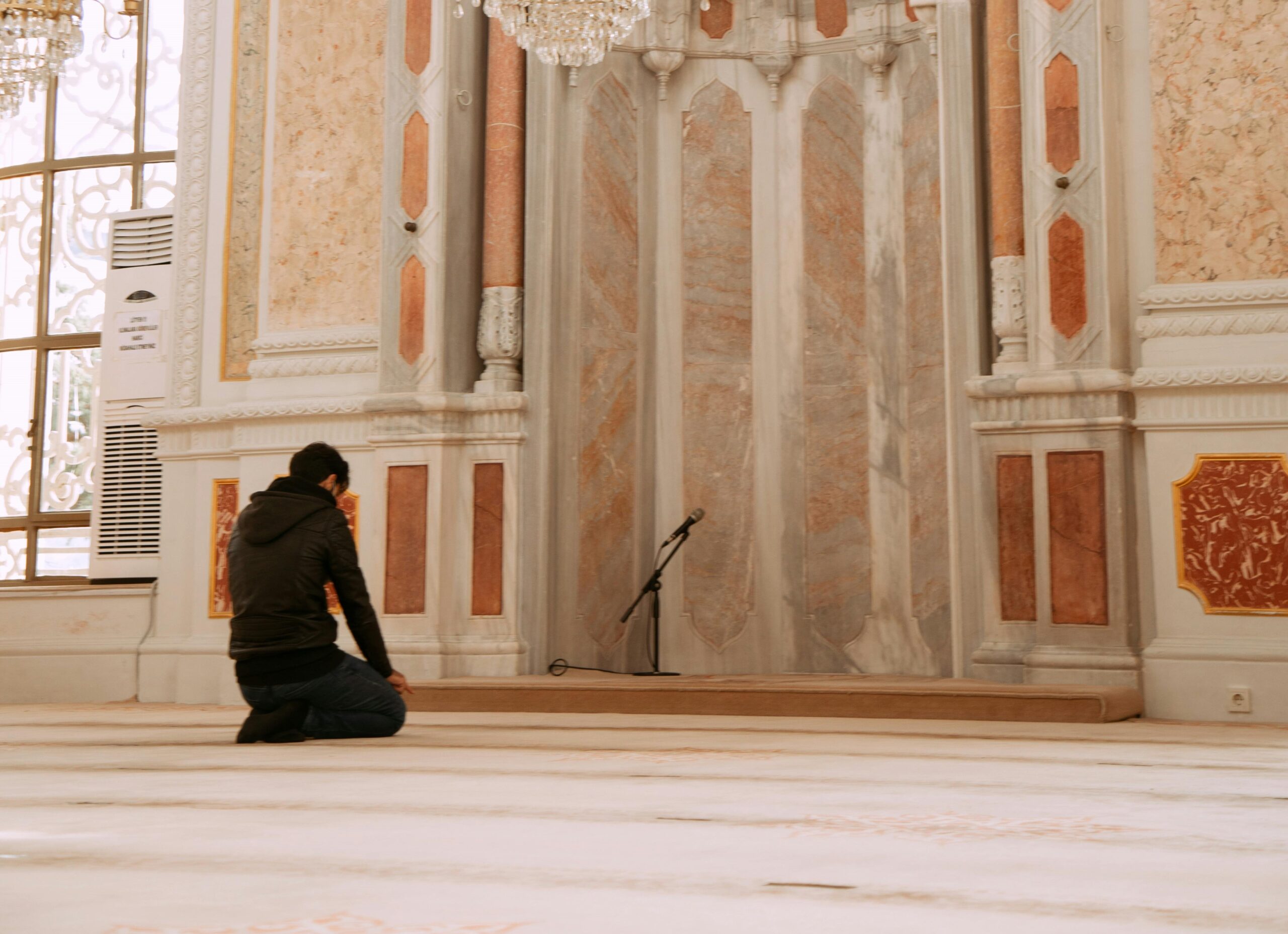 Niat & Tata Cara Sholat Wajib 5 Waktu untuk Pemula